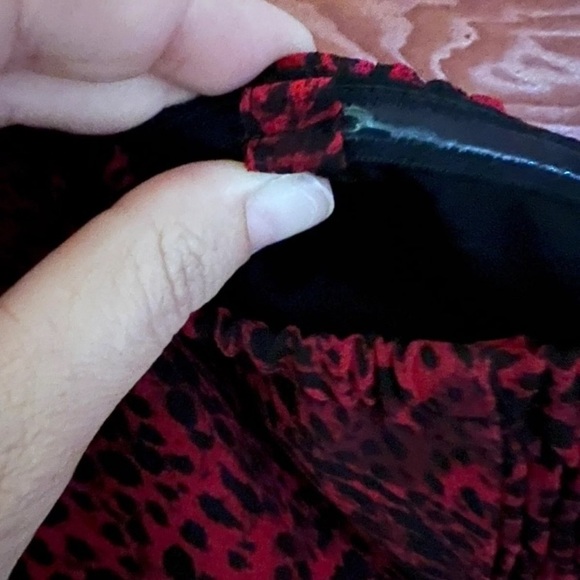 Lane Bryant Tube Top. Red/Black Strapless. Stretchy at the top. Size 20 - Picture 4 of 4